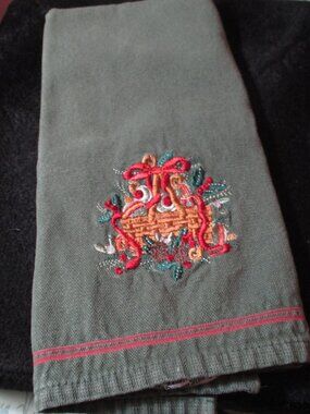 Longaberger Holiday Christmas Embroidered Kitchen Tea Towel